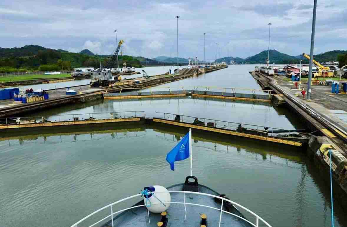 Tránsito Por El Canal De Panamá