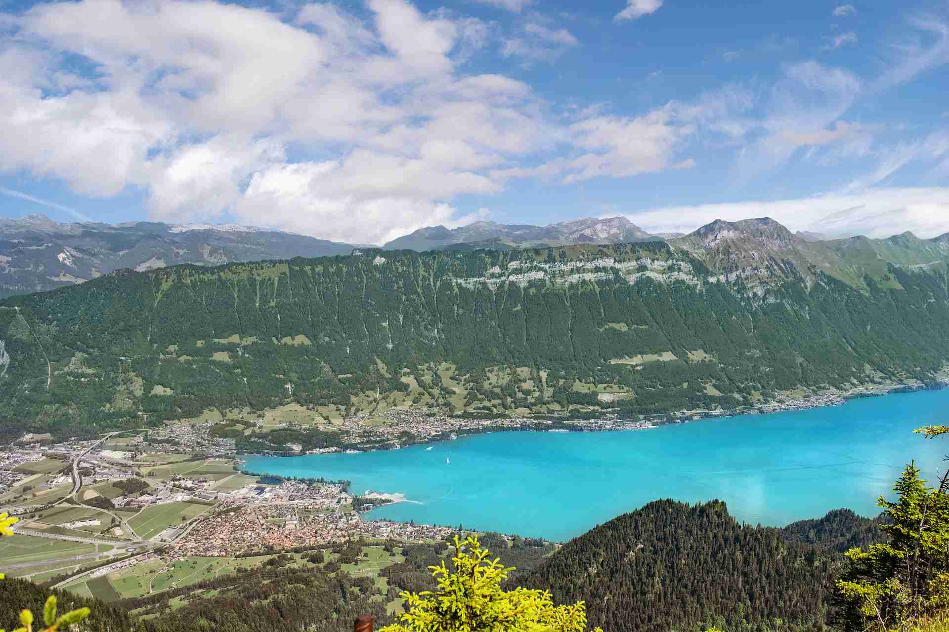 Suiza Entre Lagos Y Montañas